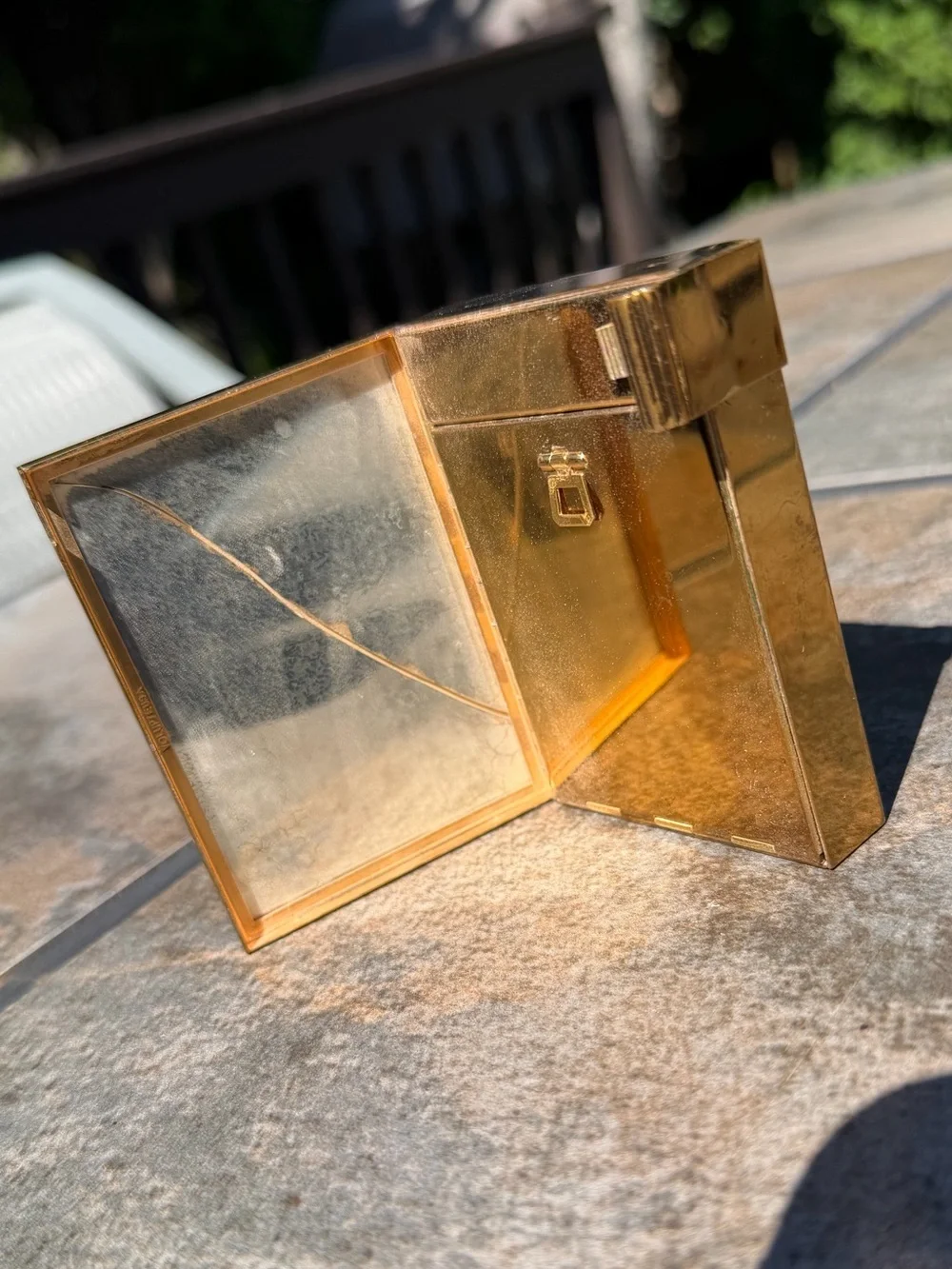 Volupte mirror broken